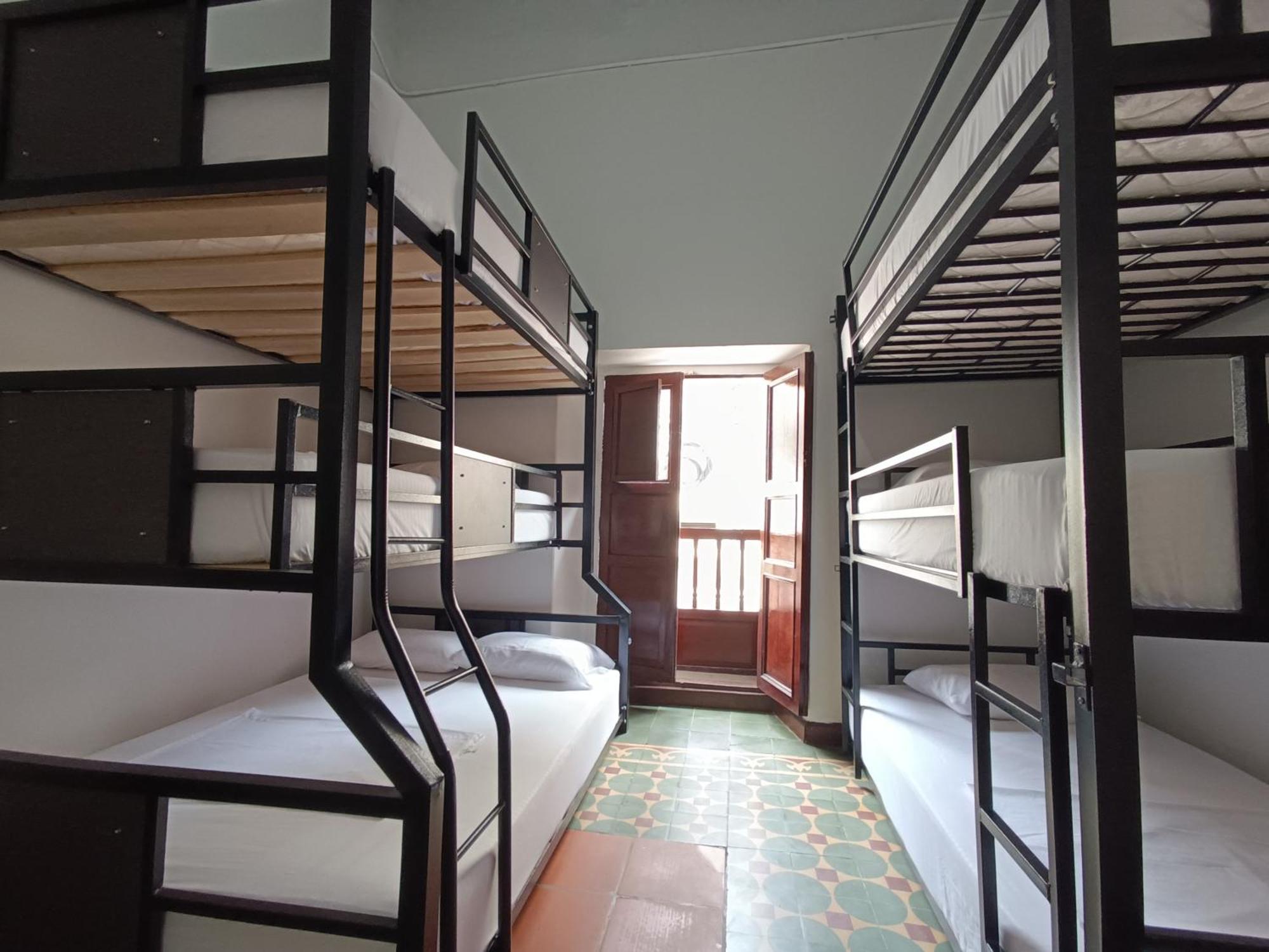 The Best Adventure Hostel Сан-Хиль Экстерьер фото