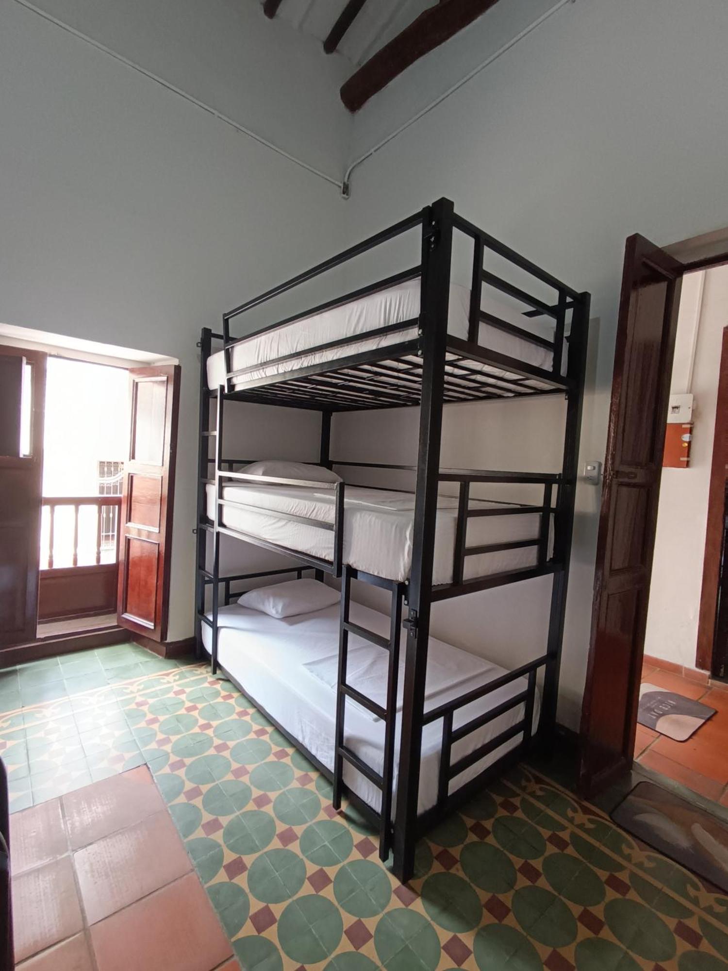 The Best Adventure Hostel Сан-Хиль Экстерьер фото