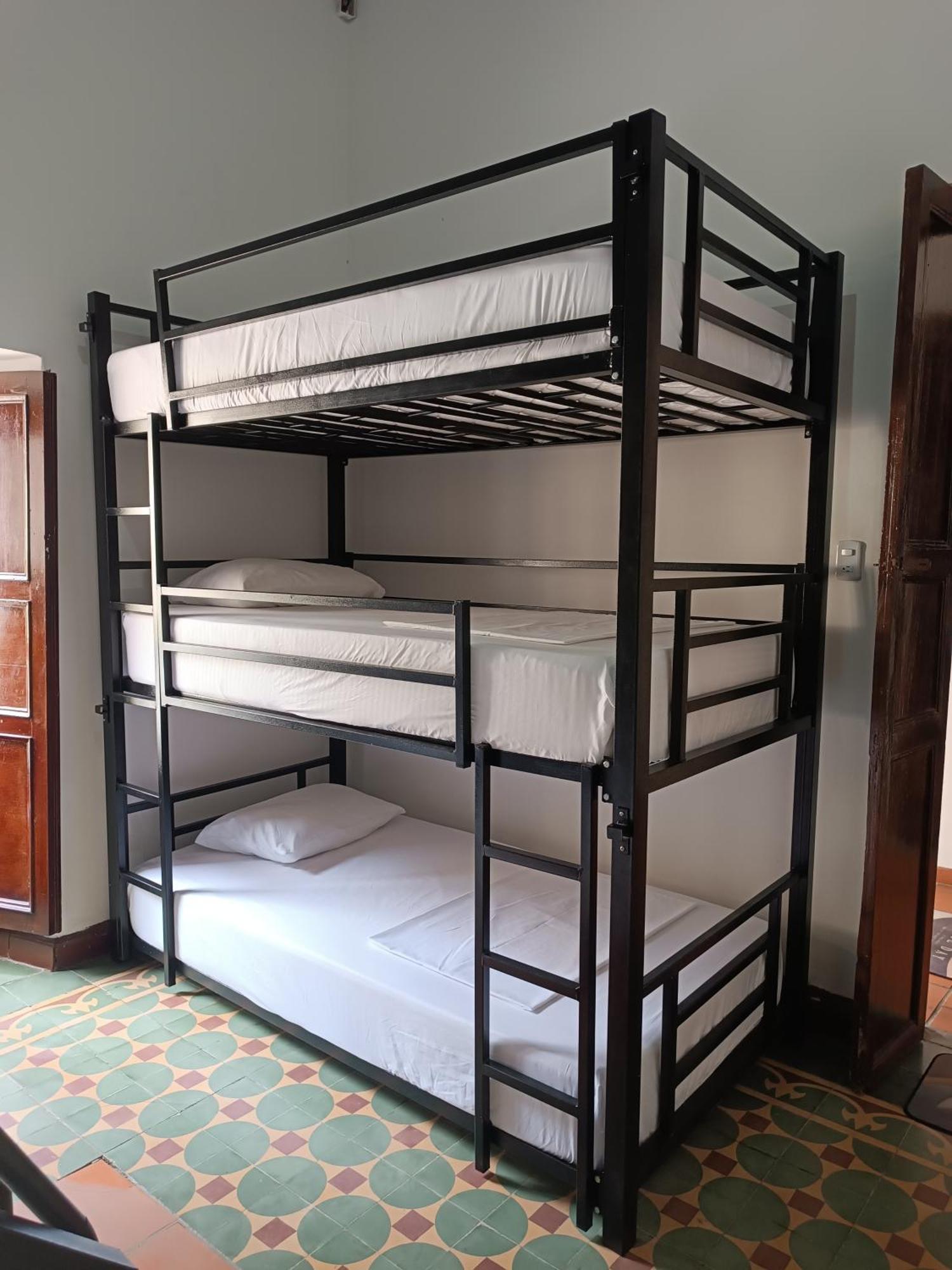 The Best Adventure Hostel Сан-Хиль Экстерьер фото